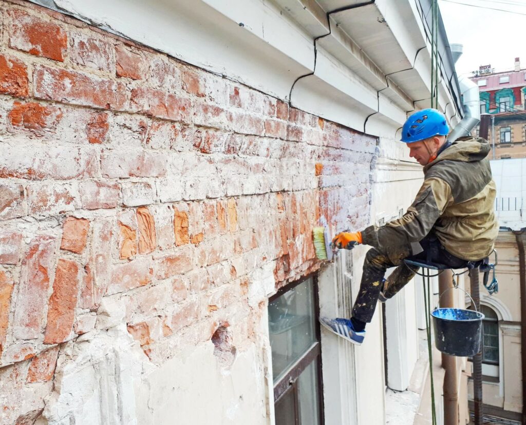 Dakpannen op een woning in Amsterdam